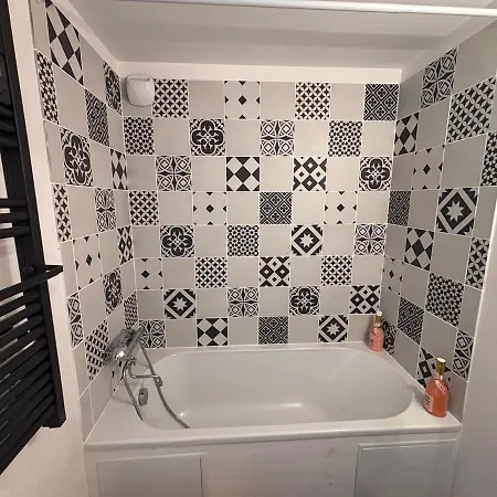 Les Ondines Apartment *